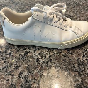Veja Esplar white sneakers- size 8